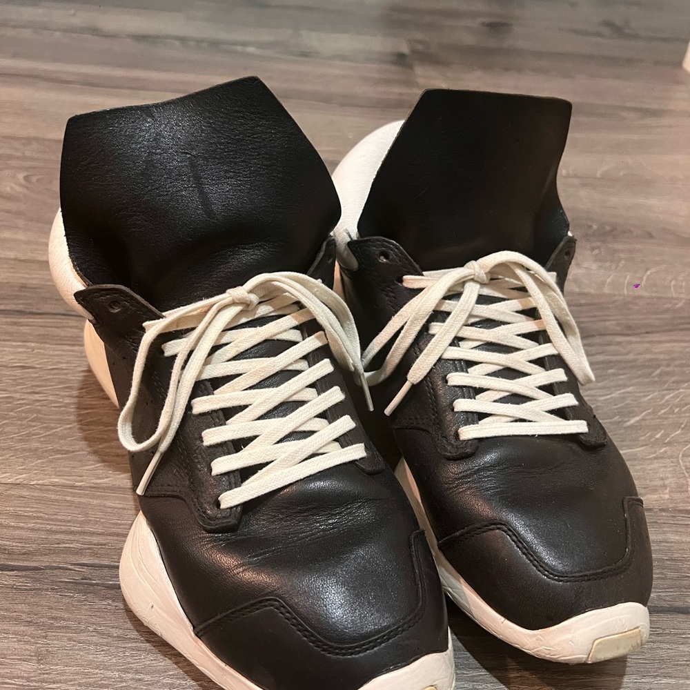 Black Leather Men's Sneakers
